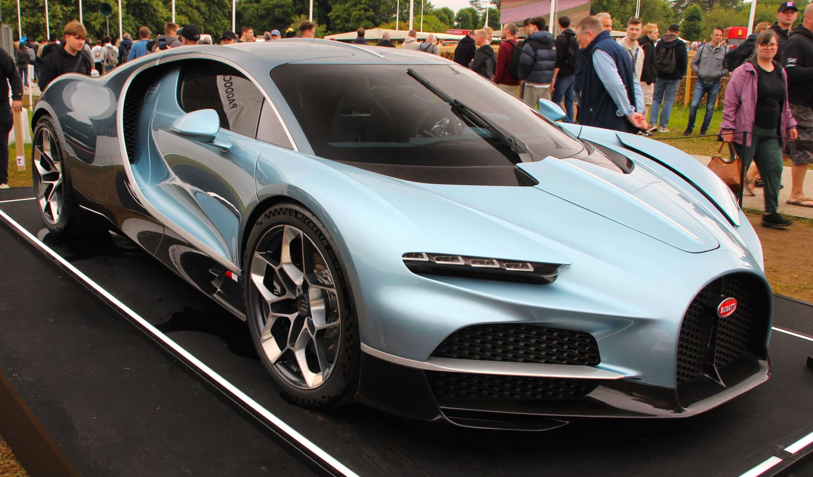 Bugatti Tourbillon, 2024 V16 hybrid hypercar